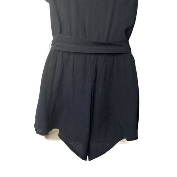 Privacy Please | NWT Rachel Ruffle V Neck Romper in Black Size S - Picture 9 of 11